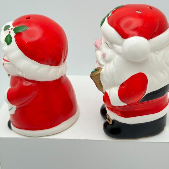 Vintage Mr. & Mrs. Santa Claus Salt & Pepper Shakers Ceramic Christmas Decor - Picture 9 of 10
